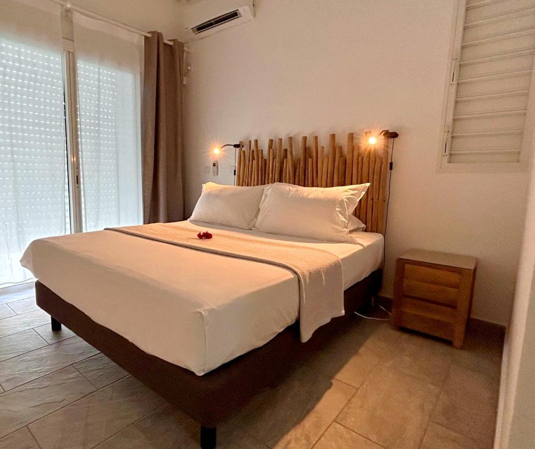 Villa Sinoe Пети-Бург Екстериор снимка